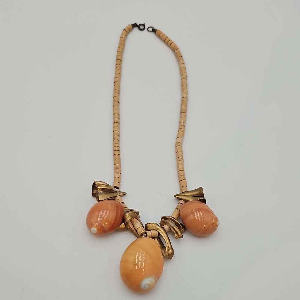 Elegant Gold Orange and Tan Shell Necklace Hawaiian Vintage